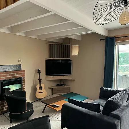 Holiday home Maison En Pierre Tremeven (Cotes-d'Armor )